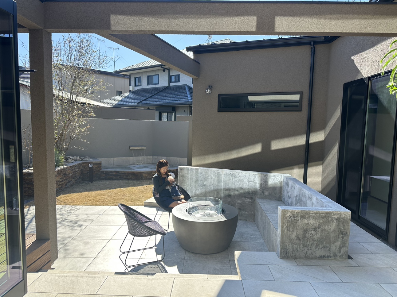 【富士市】モデルガーデン｜グランドアートウォールで叶える愛犬が楽しめる中庭空間