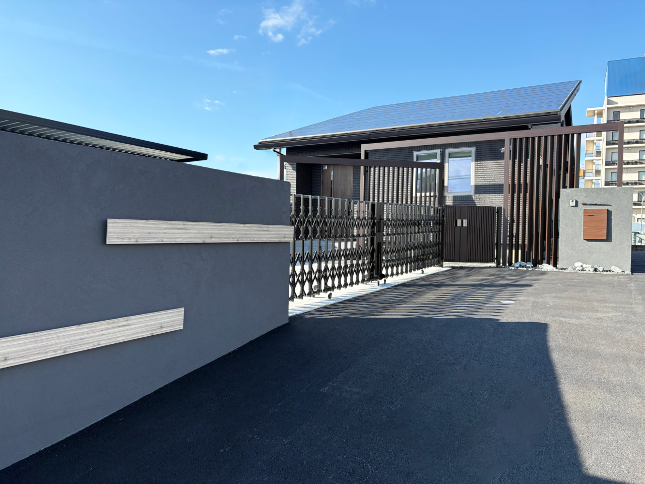 【富士市｜新築外構事例】愛犬と暮らす安心モダン外構